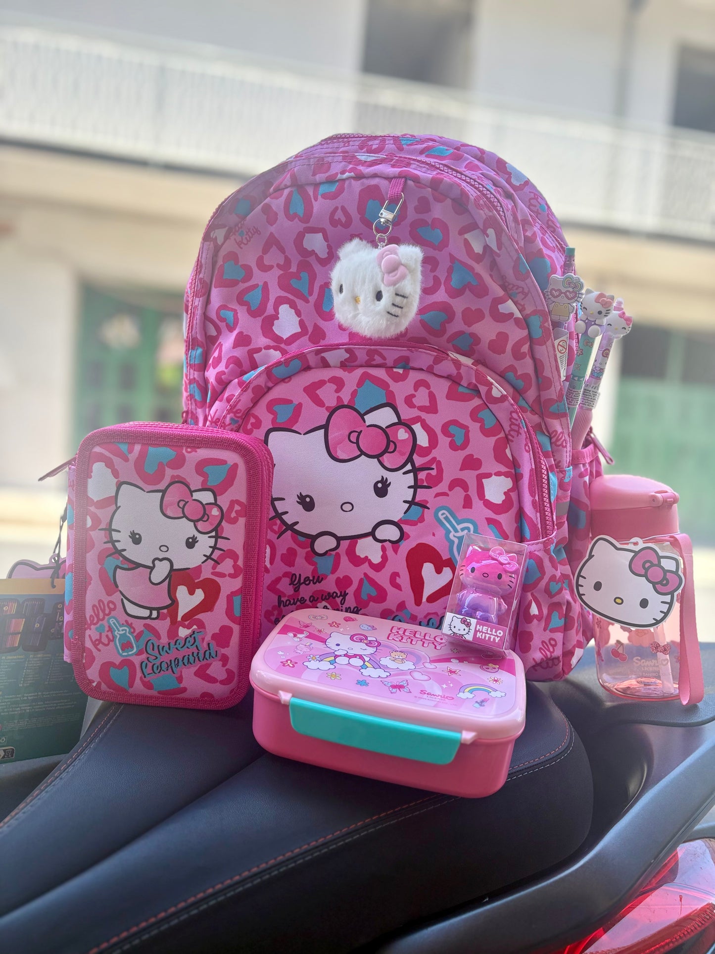 Kit scuola completo di hello kitty